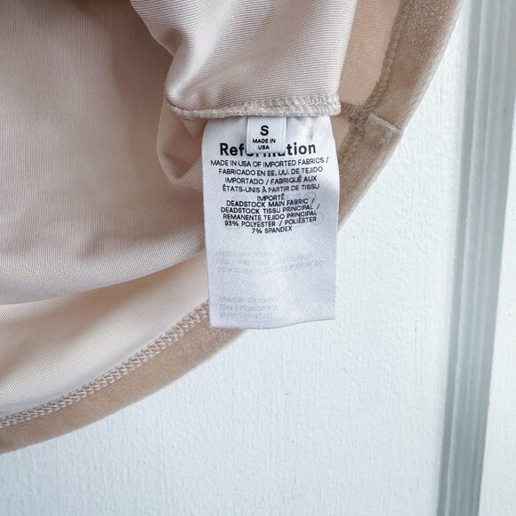 Reformation | Ezlynn Velvet Off‎ the Shoulder Top in Prosecco Velvet Small - Picture 7 of 7